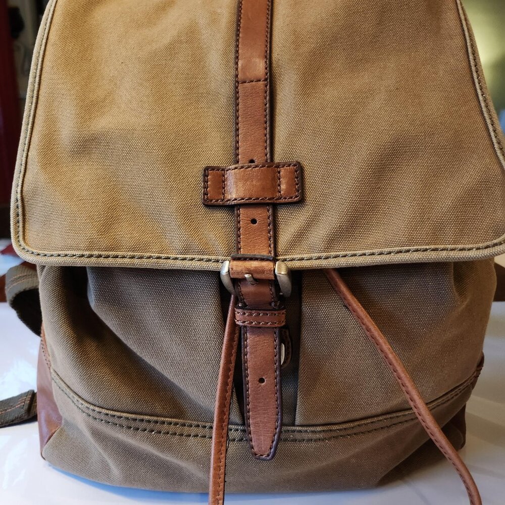 Fossil Backpack - Picture 2 of 5